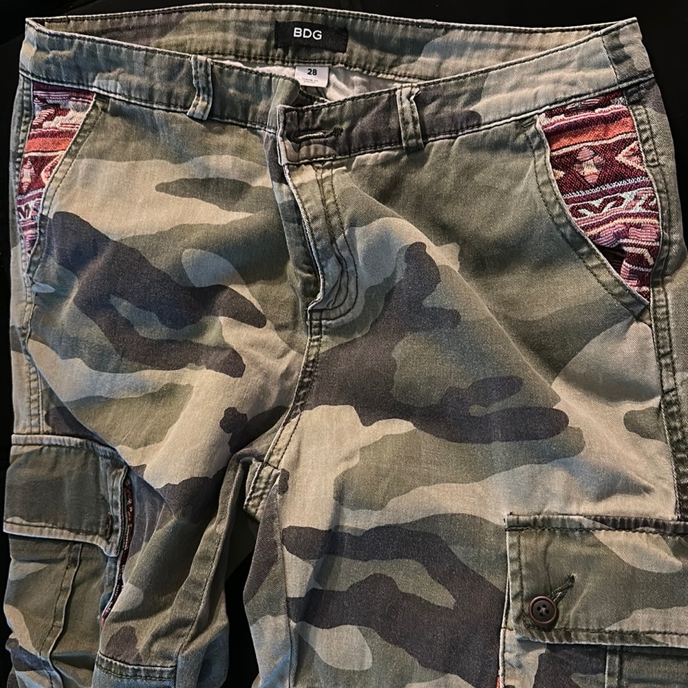 BDG Jeans: camo print capris with sewn design on pockets